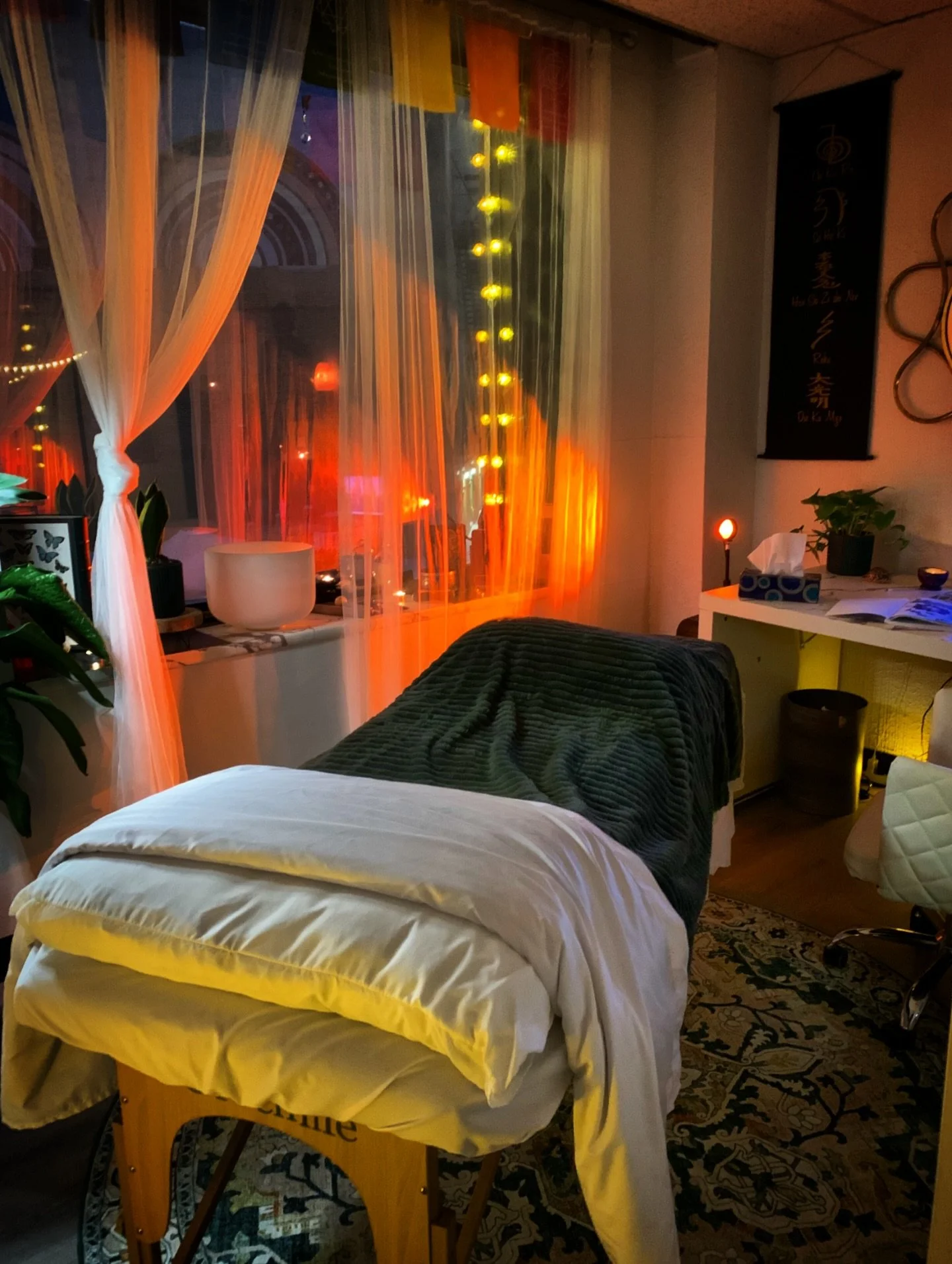 Are you feeling the call? 💫

Not the loud one.

The ancestral one.

The one that feels like remembrance.
Like something you already know, but haven&rsquo;t fully stepped into.

Usui Reiki Level I is where that call becomes embodied.

This is for tho