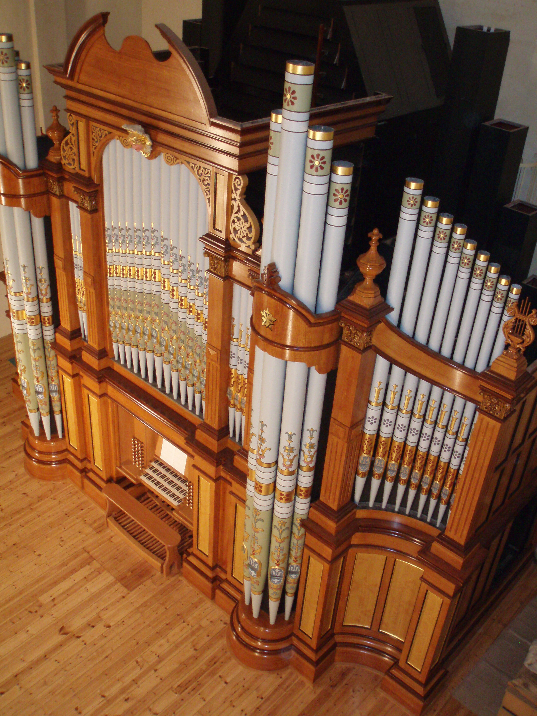 Image - restored organ at the Barossa Gallery - Hill and Son - 2013.jpeg