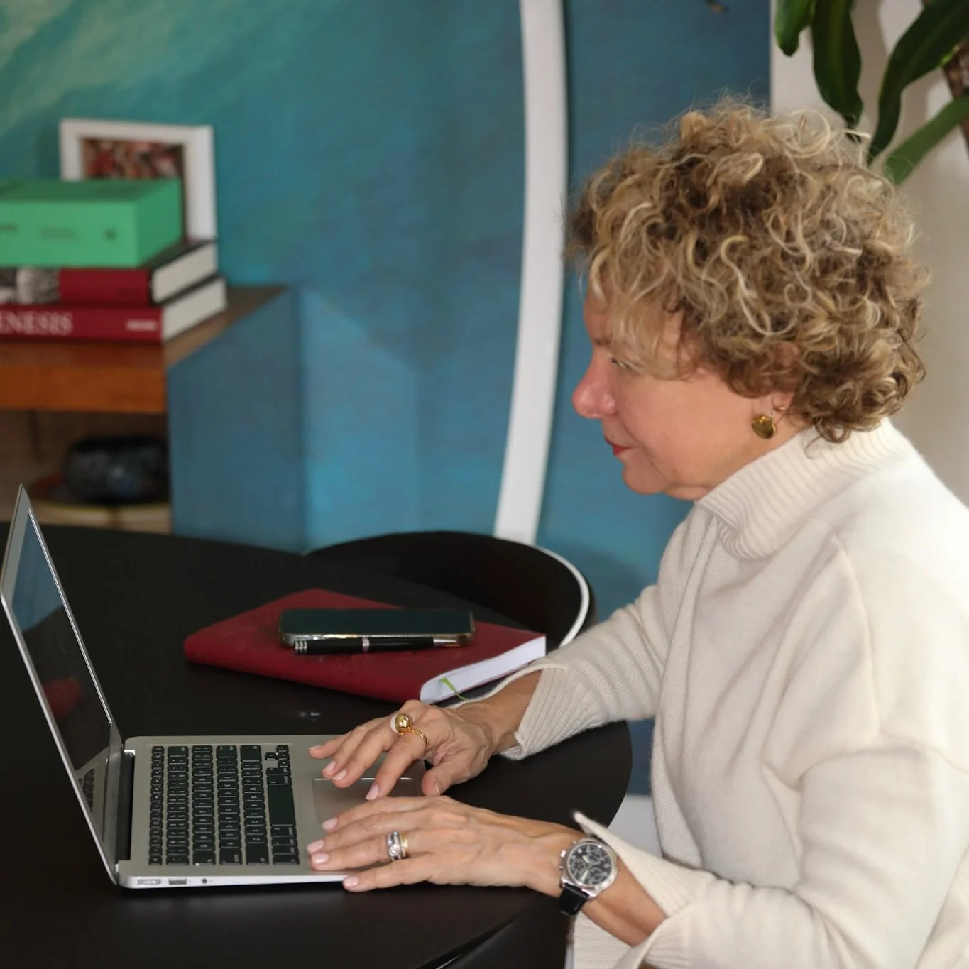 Last month I hosted a Virtual Group Color Analysis for a wonderful team from a well-known social networking company. 

Each participant discovered the colors that bring harmony to their complexion, and it was so inspiring to see how each one reacted 