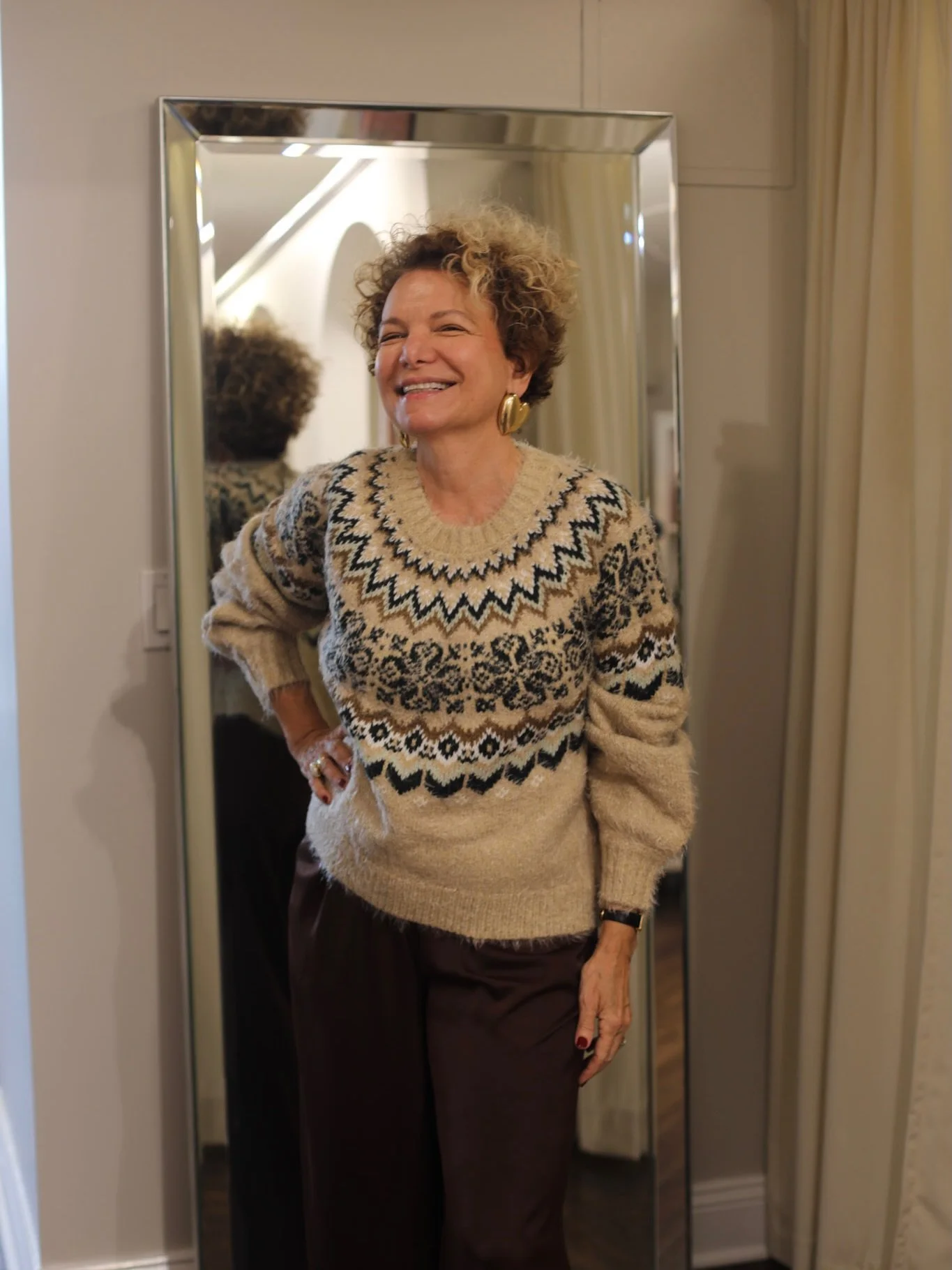 Winter Wardrobe Staple #1: Cashmere Sweaters 

If you&rsquo;re not allergic to wool, I&rsquo;m sure you already know how luxurious cashmere feels. 

It&rsquo;s one of the pieces I wear the most in NY winters, so every year I either replace one or add