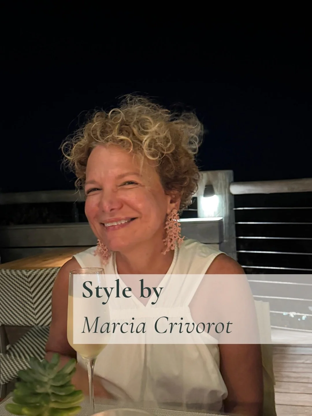 A simple vacation outfit for dinner by the water.

This dress is a pre-loved find from a secondhand shop, from a brand I admire very much. Finding pieces like this always feels like a little victory.

When I pack for a trip, I look for pieces that ca