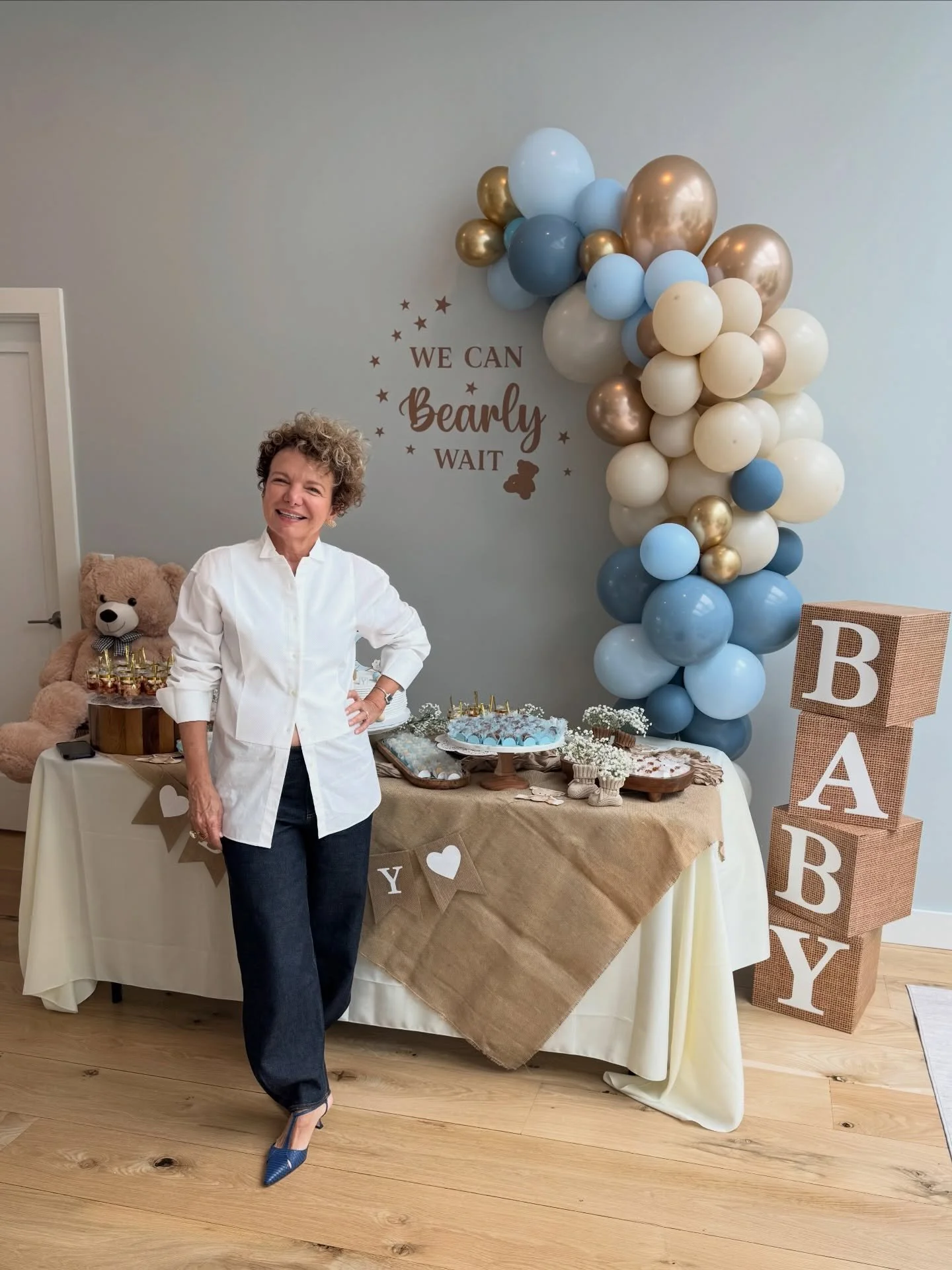 What I wore to a baby shower today.

Rainy Spring day, so I worked with what I already had, just styled it differently.

Brooches are one of the most versatile accessories&hellip; don&rsquo;t you agree?

#whatiworetoday #wearwhatyoulove #broochesareb