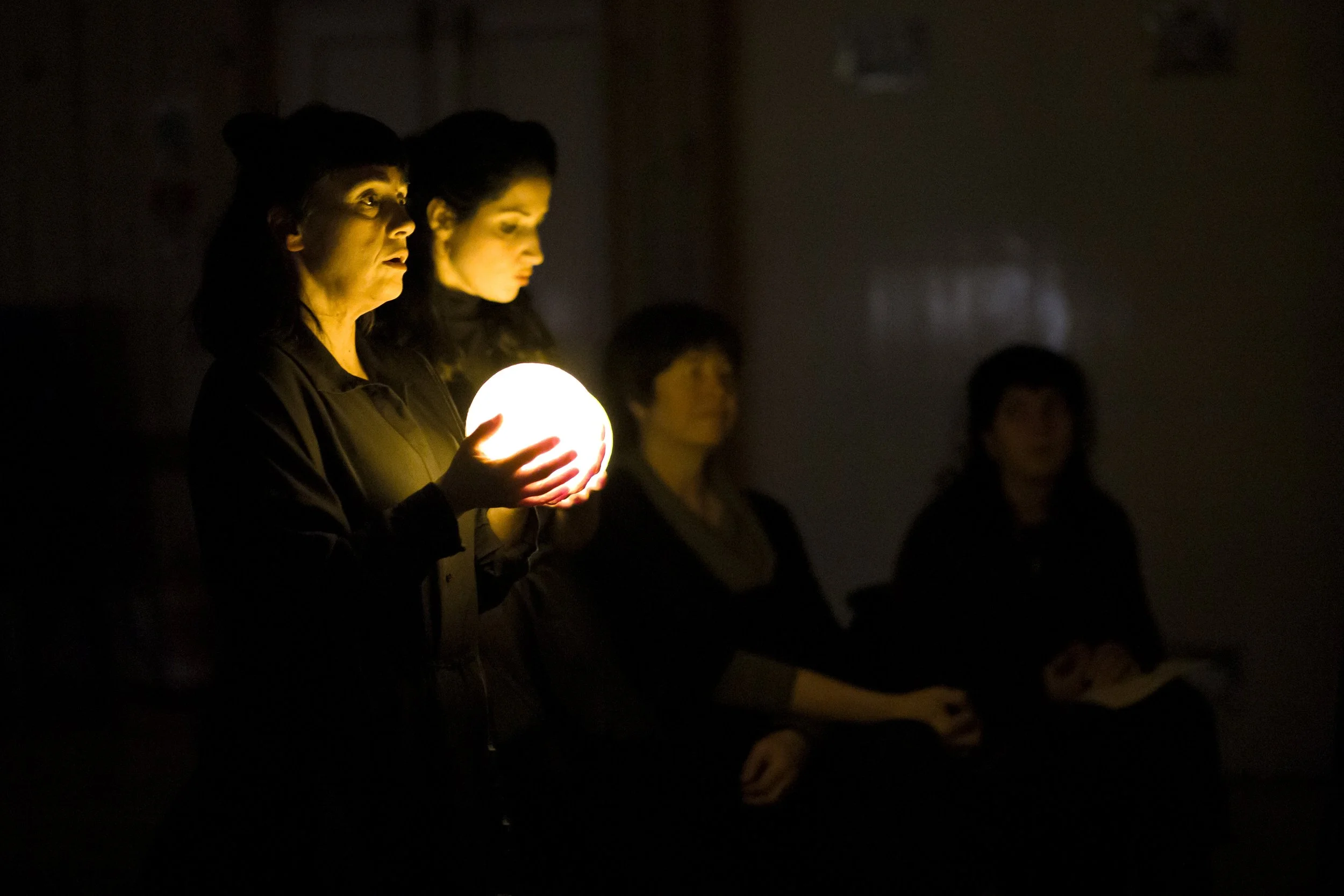 Move Gluasad Nerea and Maryam PHOTO BY SANDIE MACIVER.jpg