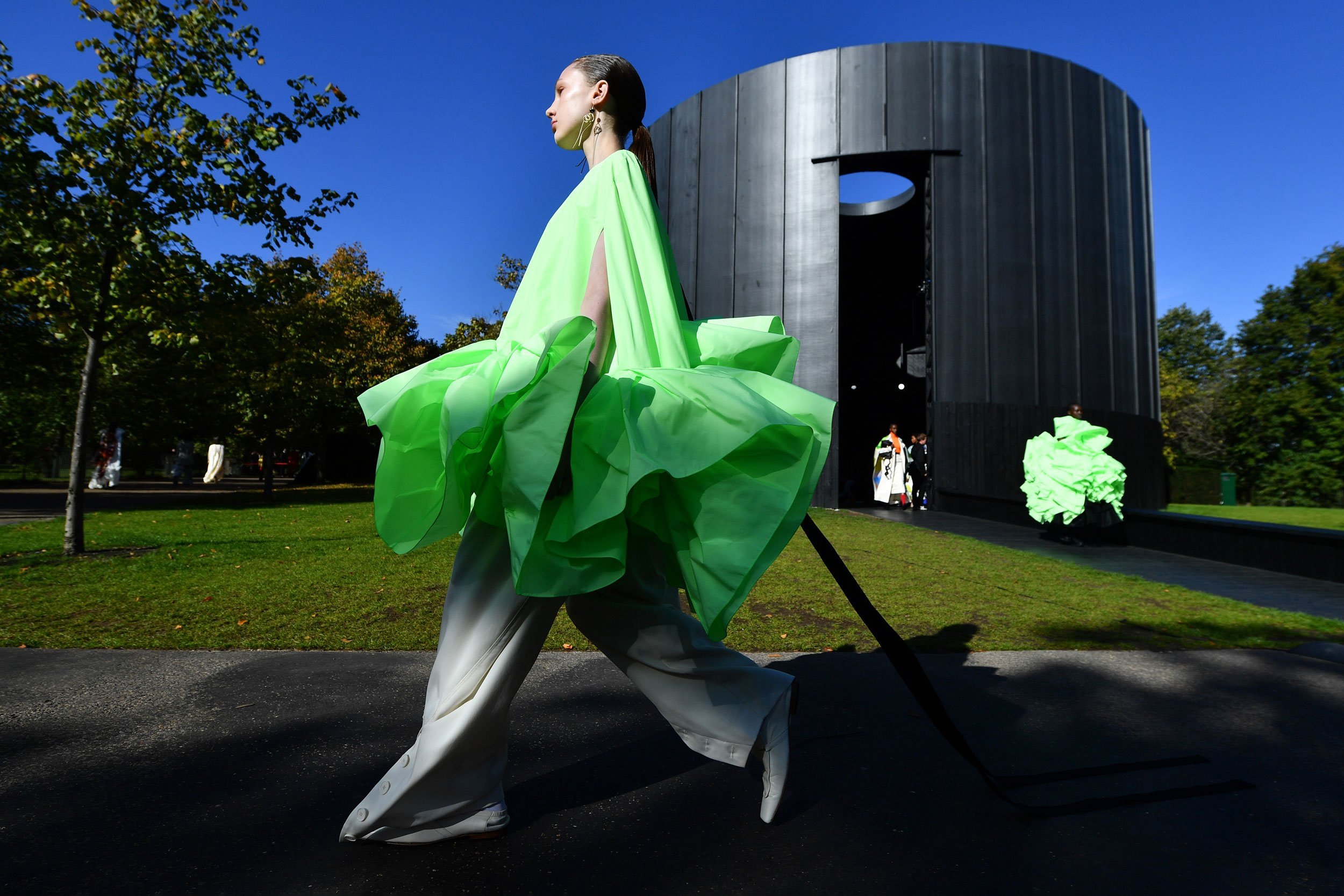 Blonstein-Productions-Events-London-Fashion-Week-Experiential-Roksanda-Tate-Britain-LFW-Fashionshow-Serpentine-Pavilion.jpg