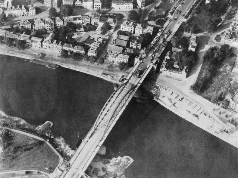 Aerial_view_of_the_bridge_over_the_Neder_Rijn,_Arnhem.jpg