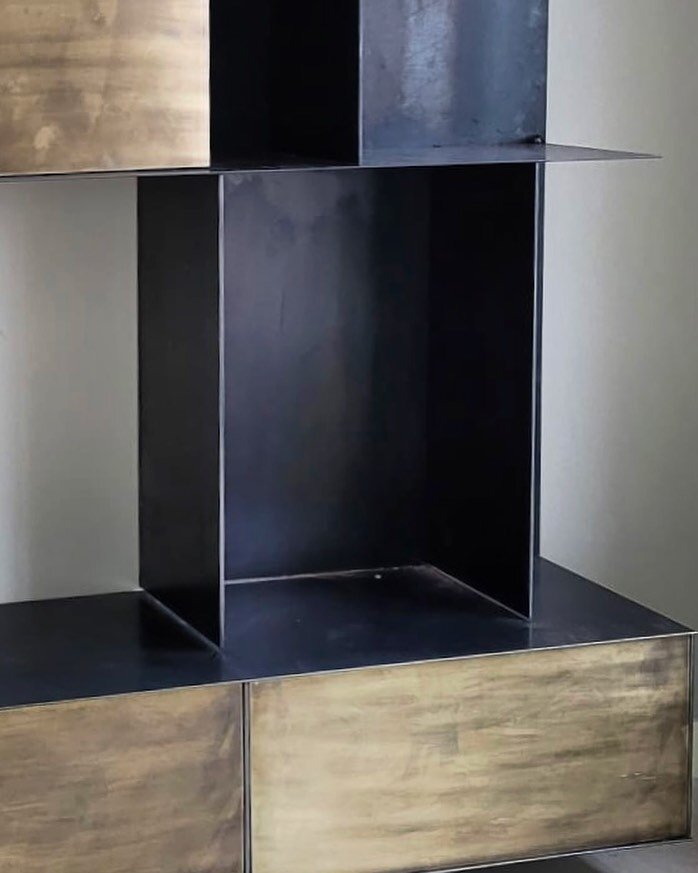 Almost finished, a cabinet in steel and brass, 2022
#architect #interiordesign #interior #kast #cabinet #steel #brass #furnituredesign #furniture #design #designlovers #studioharders #interiorarchitect #interiorarchitecture #designer #home #homedesig