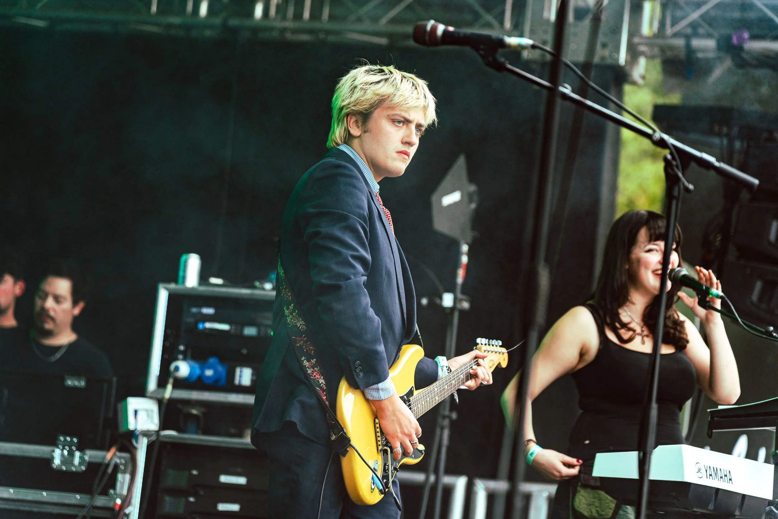 manwomanchainsaw-@skyinanalog-9.jpg