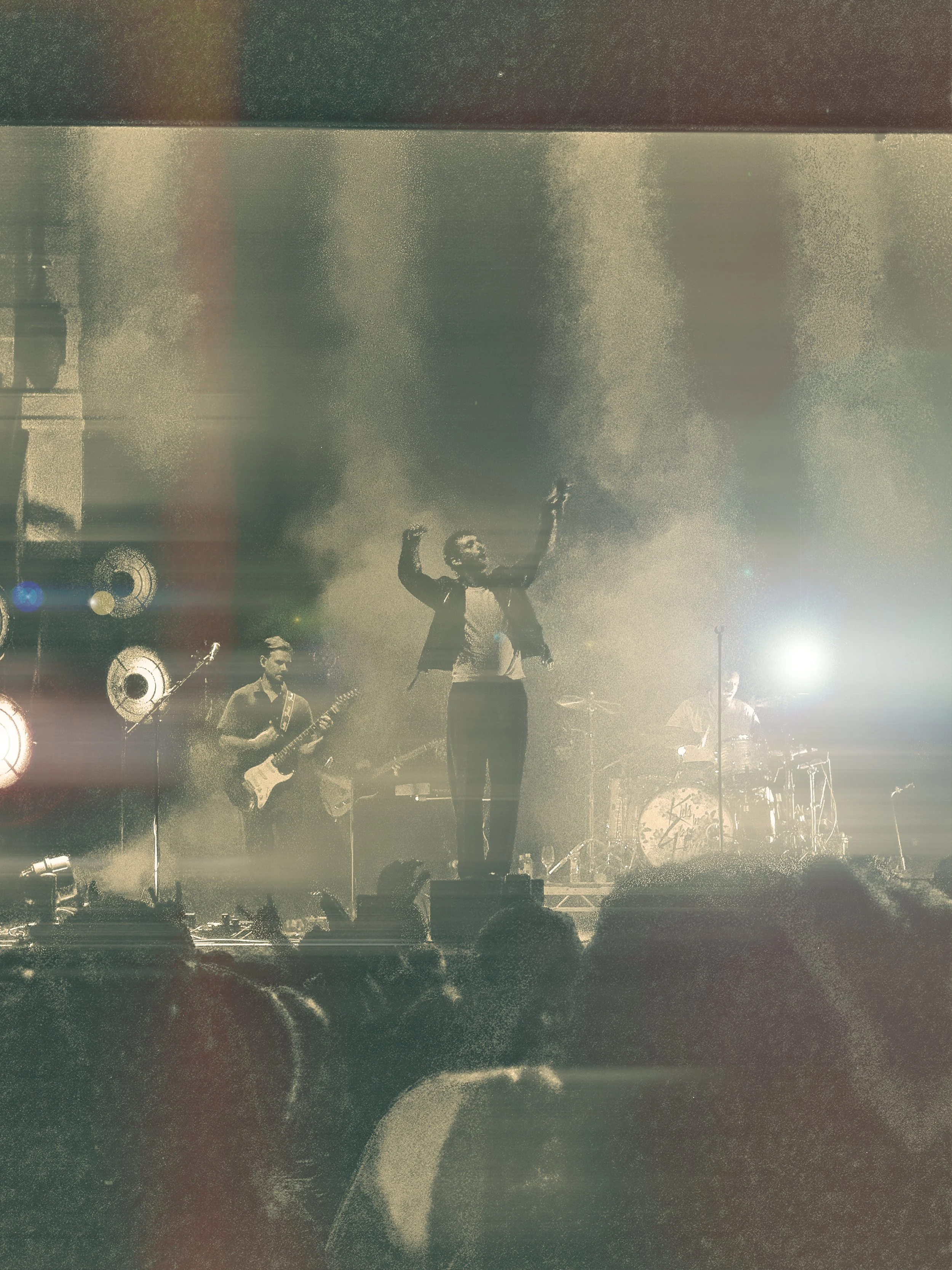 KIDS IN GLASS HOUSES: MANCHESTER, UK