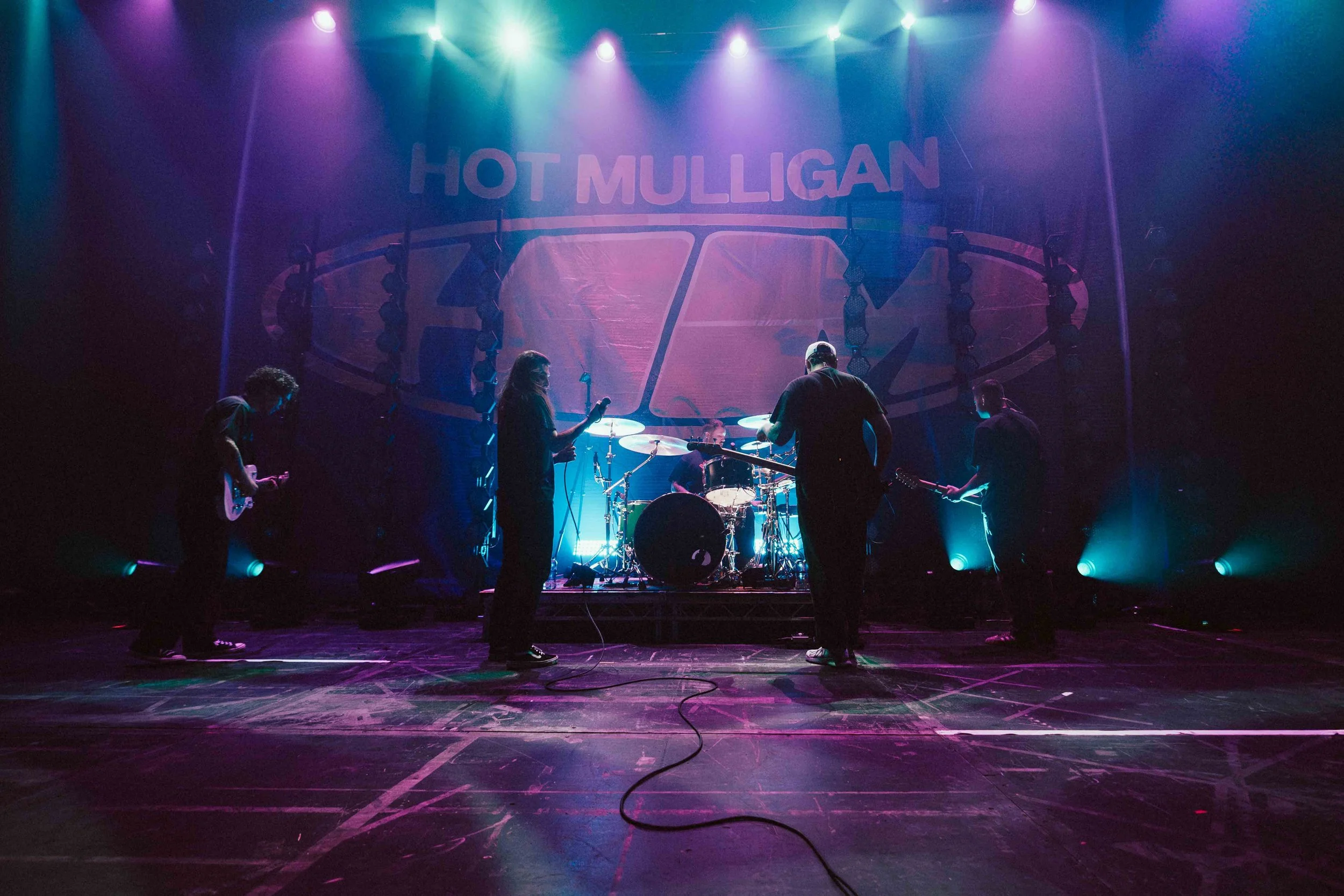 hotmulligan-skyinanalog-12-03-26-1.jpg