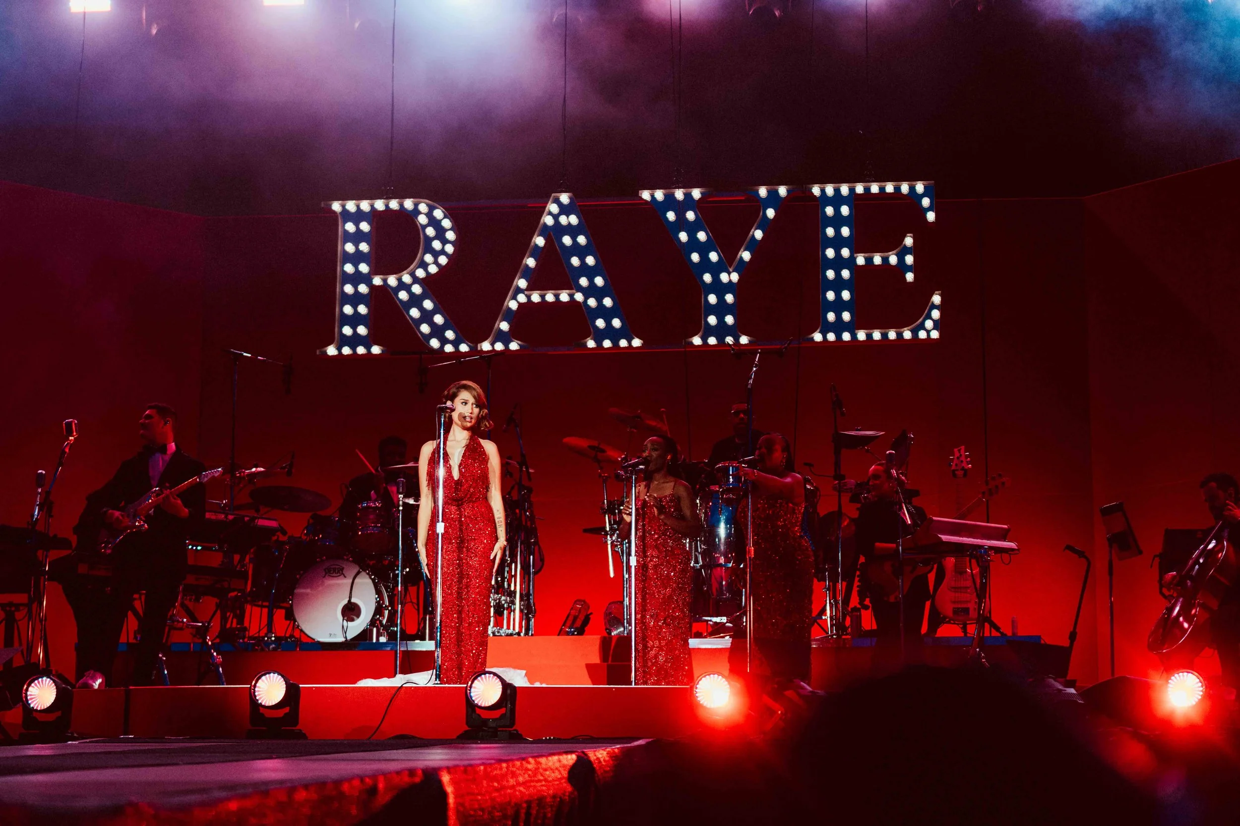 raye-skyinanalog-7.jpg