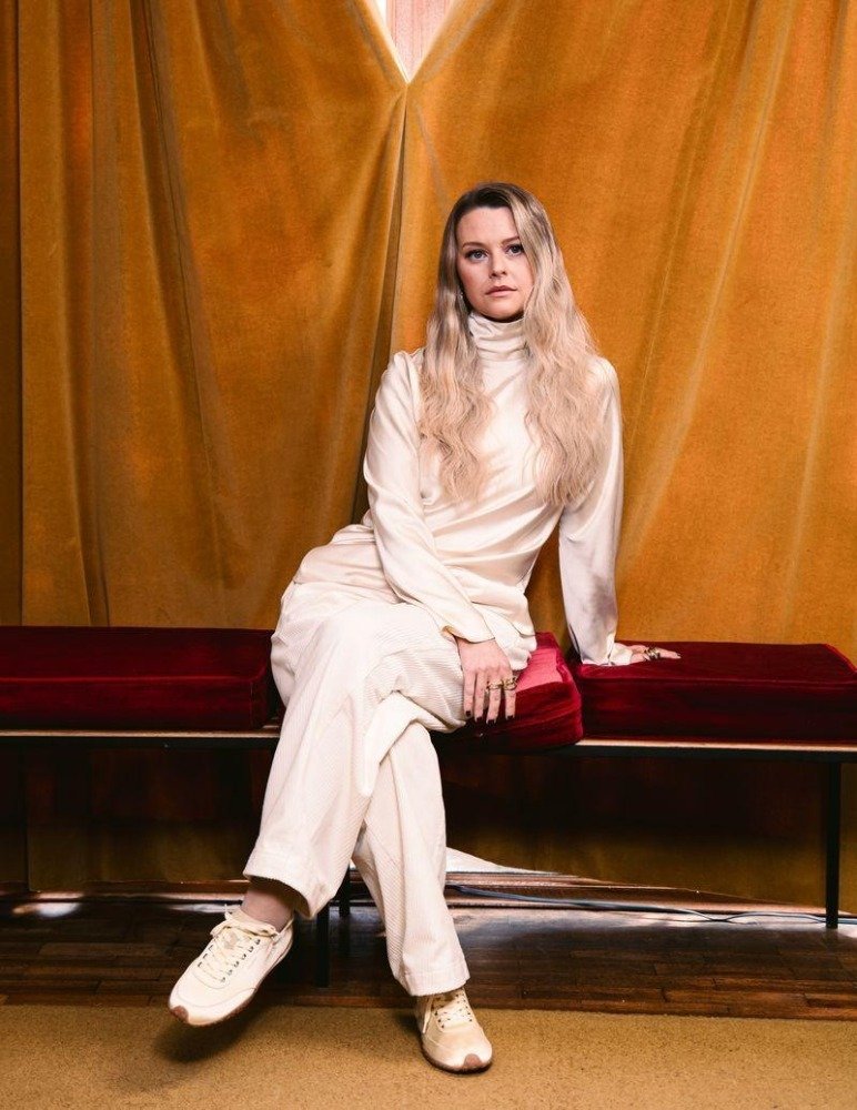 A CONVERSATION WITH... LUSAINT