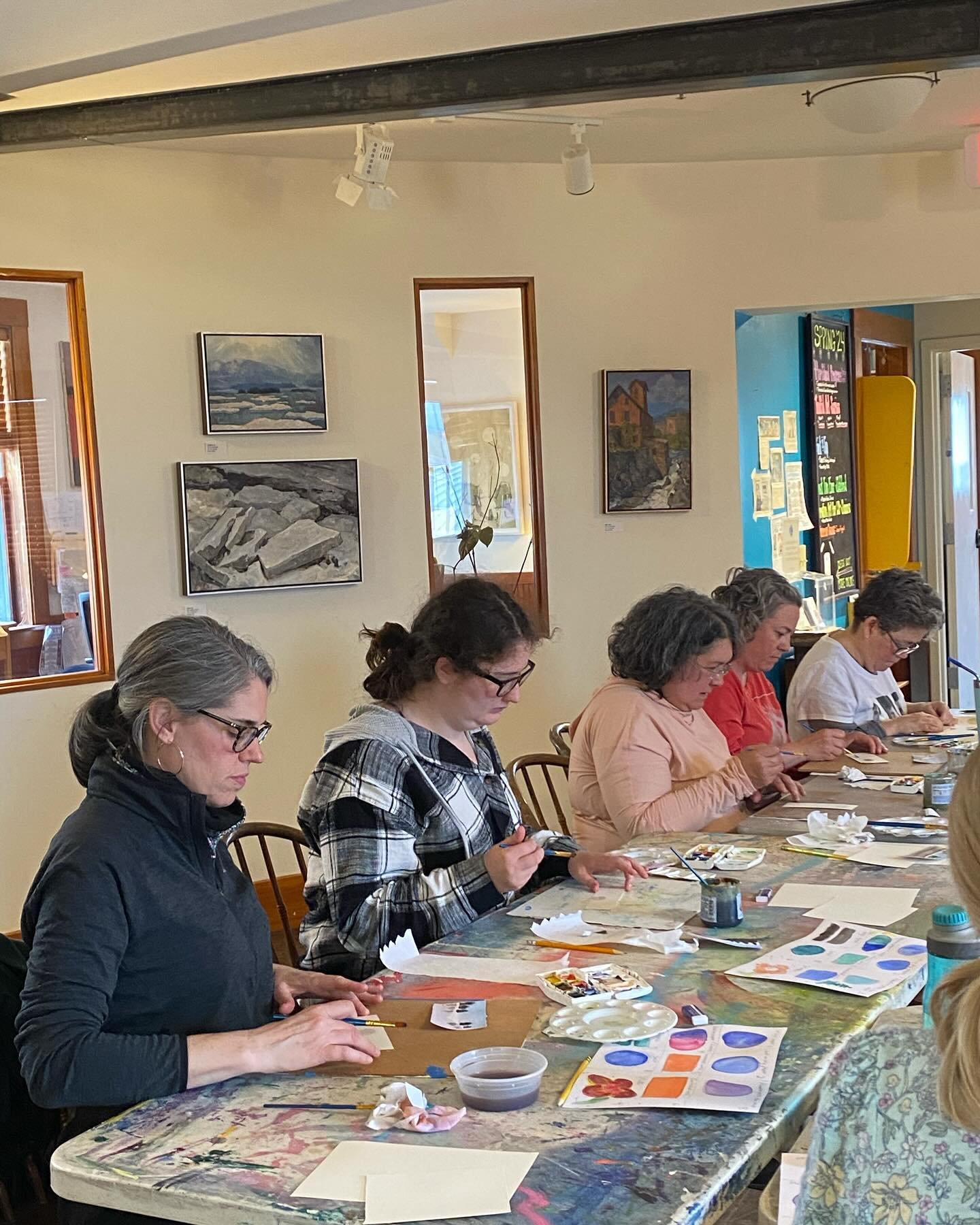 &ldquo;Best class ever!&rdquo; is how one Morristown Free University (MFU) participant described their experience in today&rsquo;s &ldquo;Introduction to Watercolors&rdquo; class with the fabulous Evie Mason! 🎨💜
Want to get in on the fun! Check out