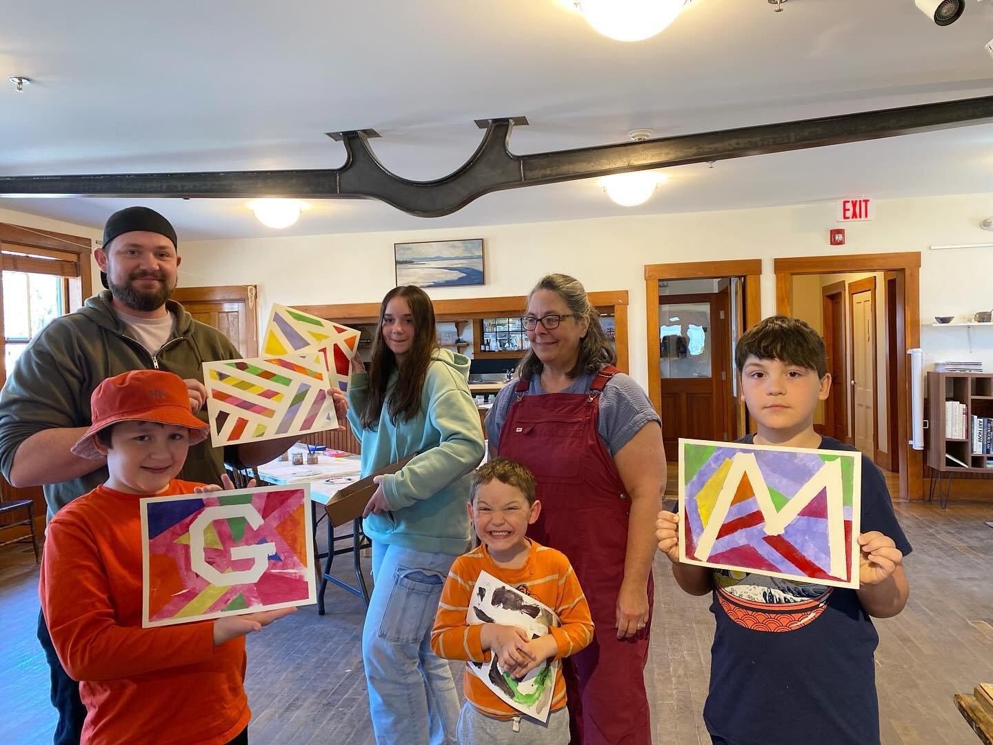 Morristown Free University was teeming with creativity and smiles during our neurodivergent art class for kids and caregivers today! 🎨💜
.
#riverartsvt #yourcommunityartcenter #makeart #artforeveryone #freeartclasses #mfu #morristownfreeuniveristy #