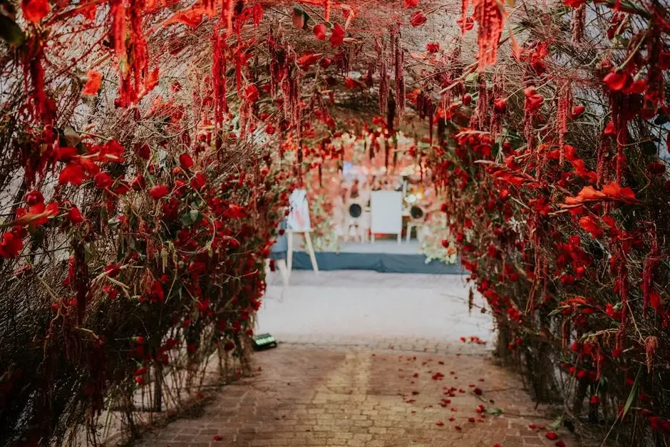 18 Beautiful Wedding Arch Trends You'll Fall in Love With