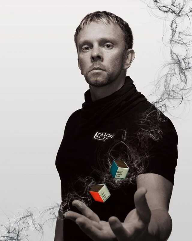 The magic of Kamui chalk 🧙🏻&zwj;♂️Which one is your favorite?
@kamui_brand 
#chalk #tips #pool #billiard #kamui #kamuitips #kamuichalk #japan #hiroshima #cues #poolroom #magic #levitation #ad