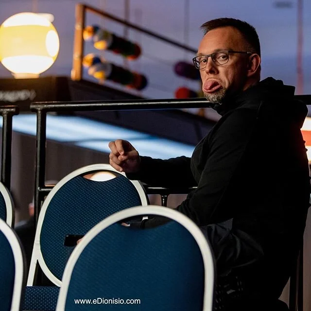 When you are trying to watch a game but the stalkers are around 😜 📸 @edionisiophotos 
#photo #picture #sport #sportfan #tongue #pool #virginia #international #camera #stalker #dumbface #silly