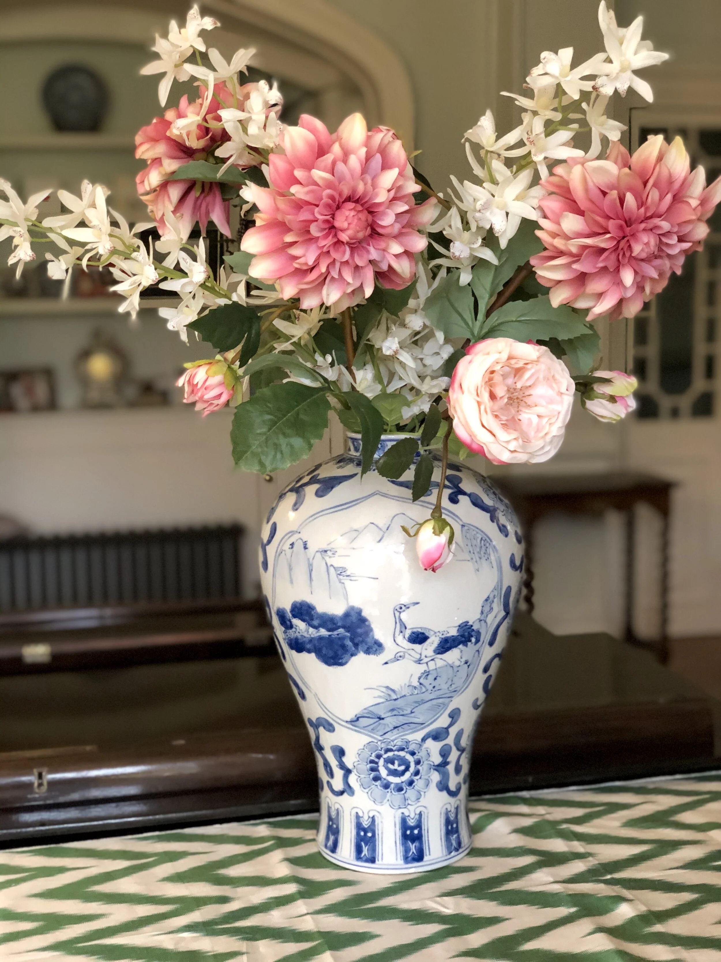 41. Chinese blue &amp; white vase