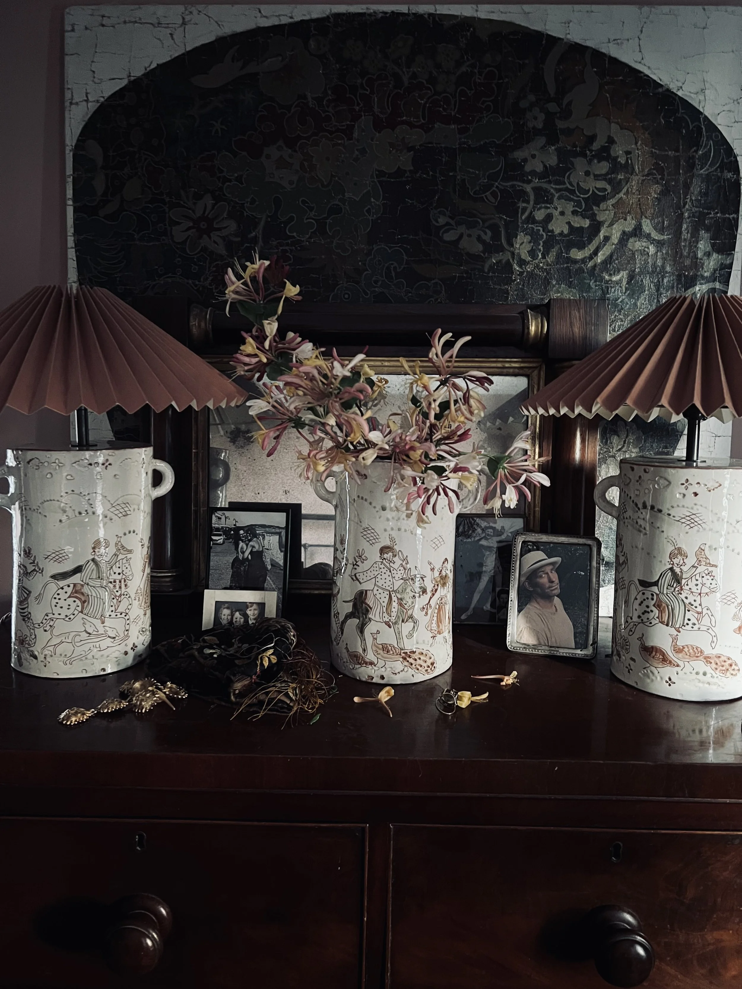 1690 Duncan's Dreams Vase