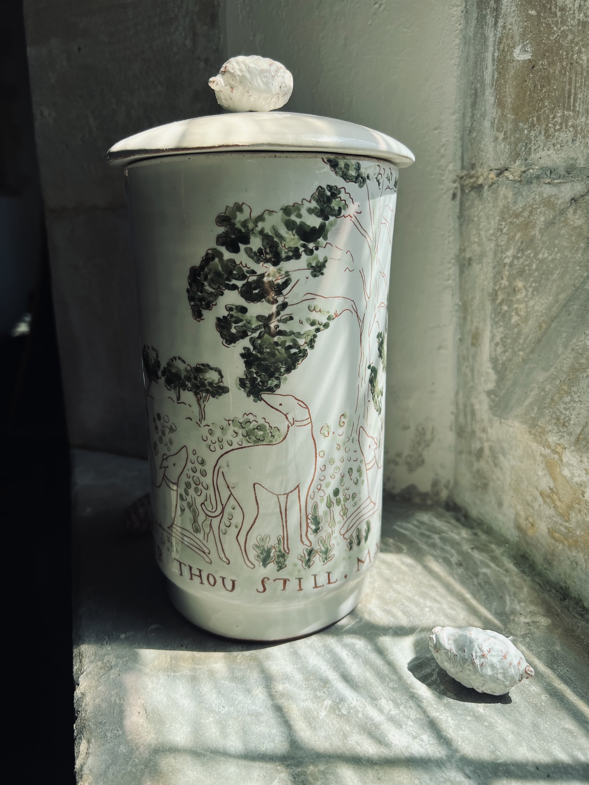 1690 Urn