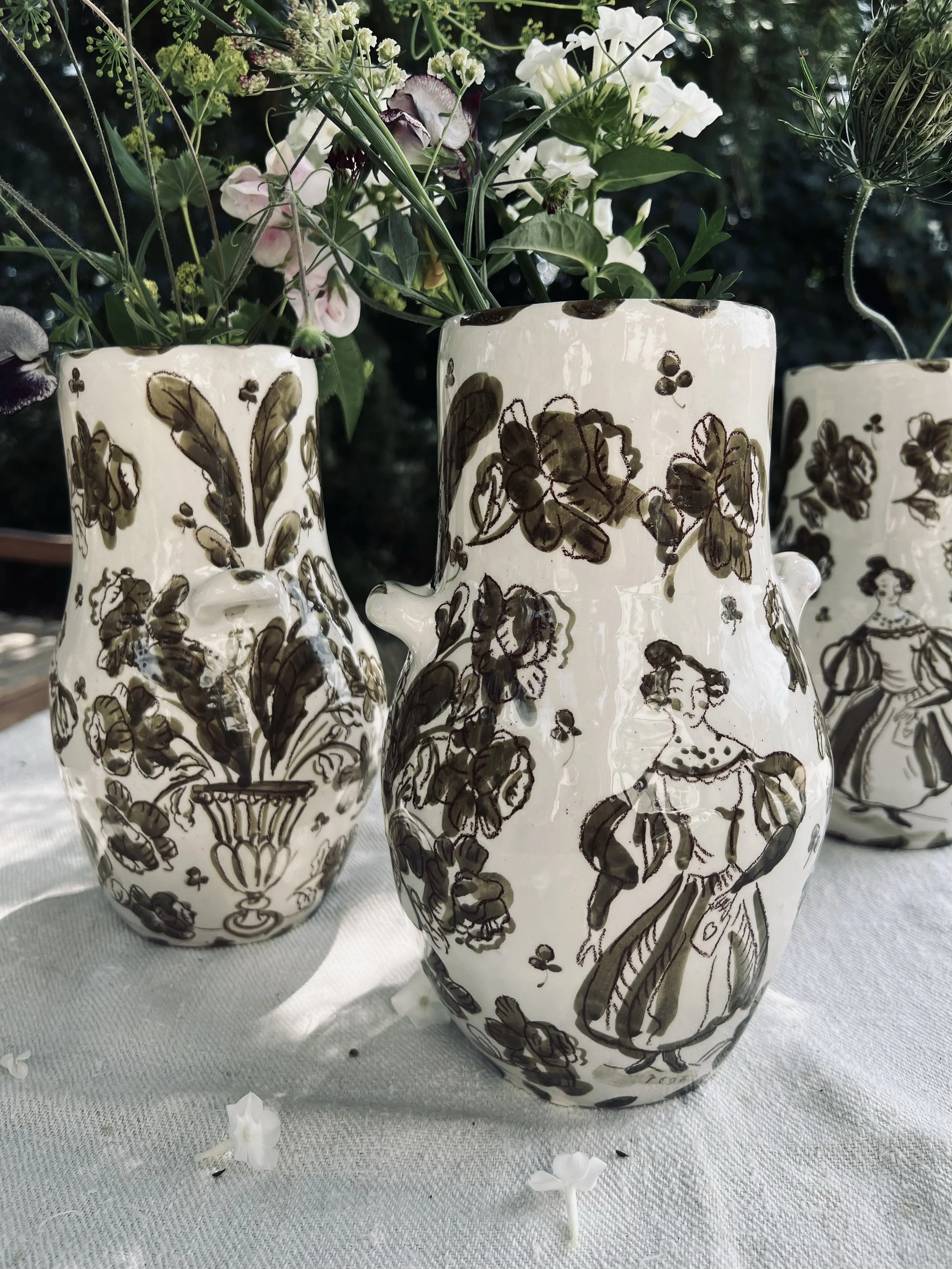 1690_Clover&Roses_vase_004.jpg