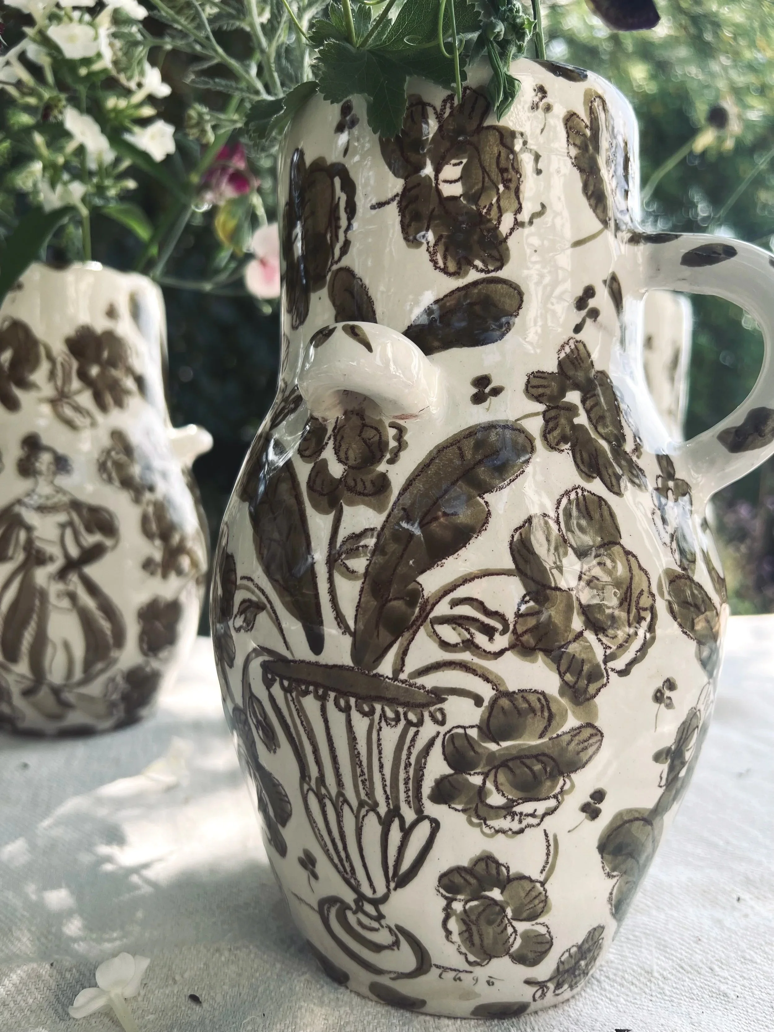 1690_CloverandRoses_Jug_005.jpg
