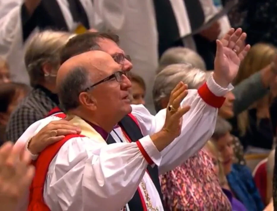 worship-during-eucharist_15047889273_o.jpg