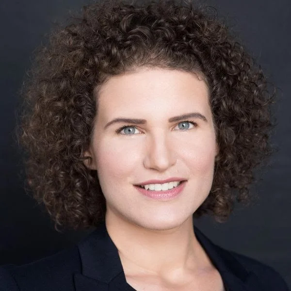 victoria rose headshot