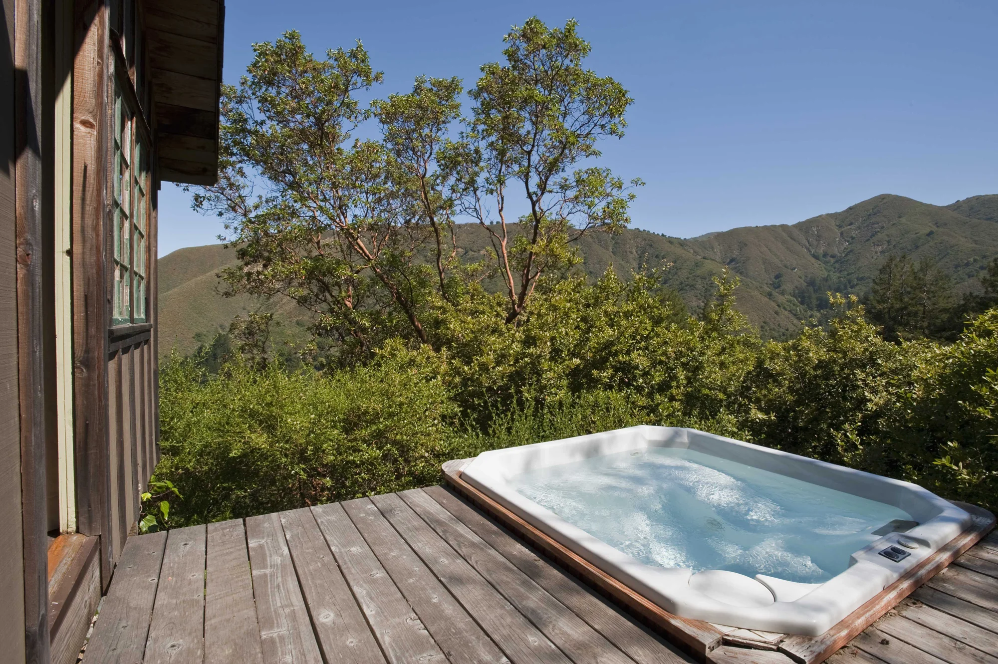 Advanced-Retreat-GuestHouseHotTub.jpg