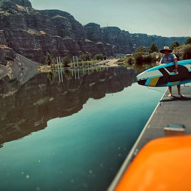 It&rsquo;s 90+ degrees the next few days! Better grab some paddle boards and float the river ☀️ 😎 &bull;
&bull;
&bull;
&bull;
&bull;
#columbiariver #easternwashington #crescentbar #jetski #paddleboard #kayak #caveb #thegorgeamphitheatre