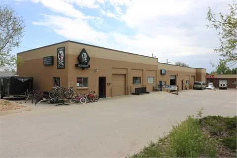   776 W Baseline Rd Industrial Office Warehouse  Lafayette, CO Price: $3,200,000 Size: 21,238 sqft Size: 11 units Cap Rate: 9.06% 