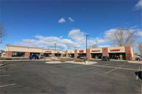   Parkview Shopping Strip  Greeley, CO Price: $1,485,000 Size: 14,400 sqft Size: 06 units Cap Rate: 8.67% 
