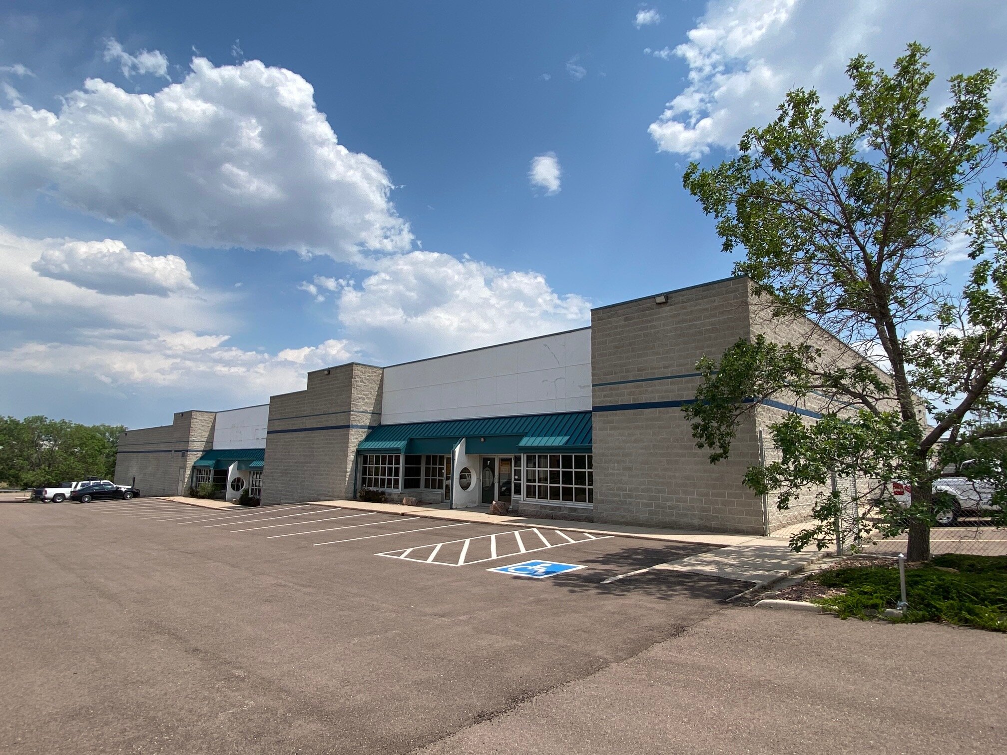 4715 & 4725 Town Center Dr. Colorado Springs, CO $3,970,000 38,014 SF $104.44/SF