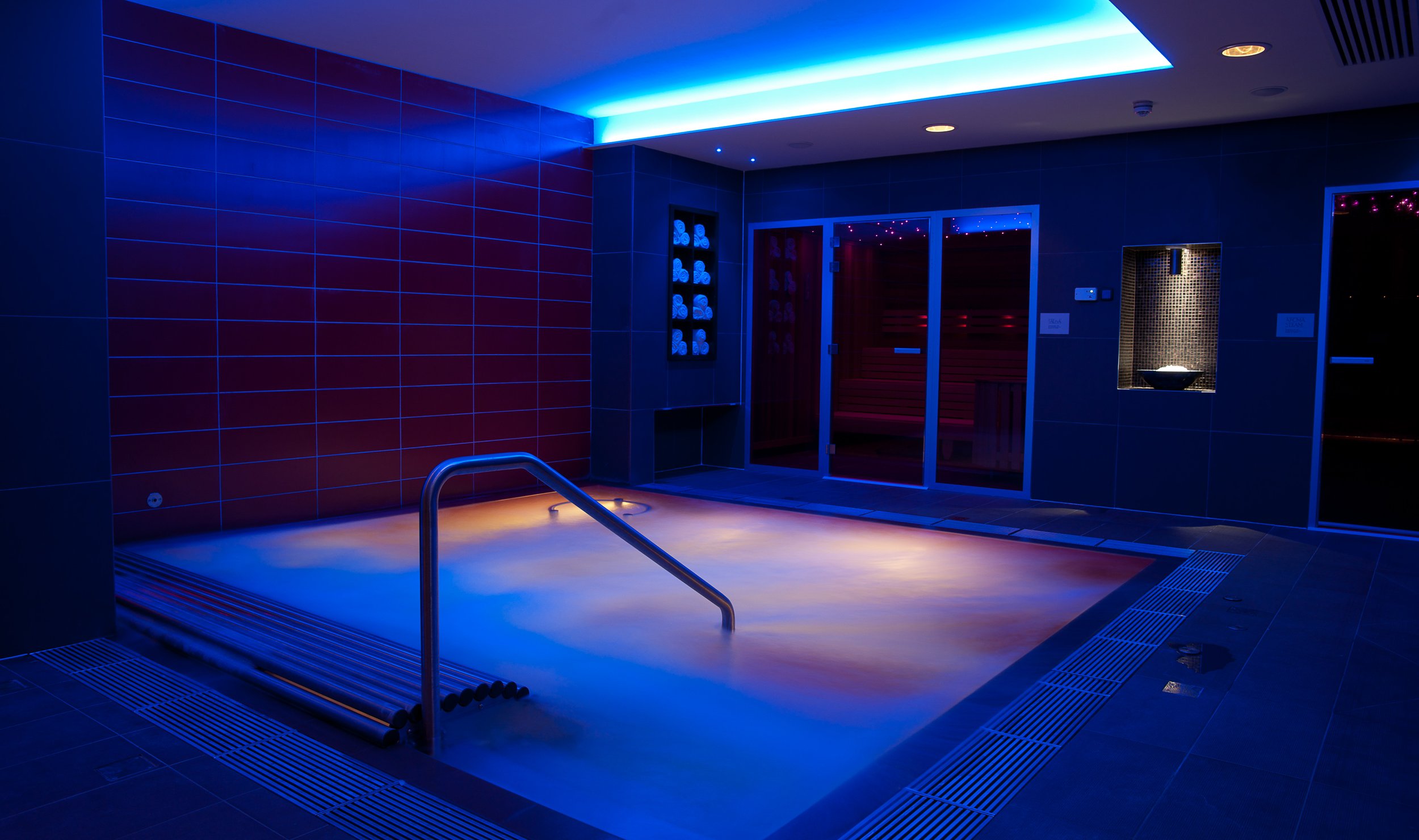 Hydrotherapy-Pool-at-The-Spa3543x2098.jpg