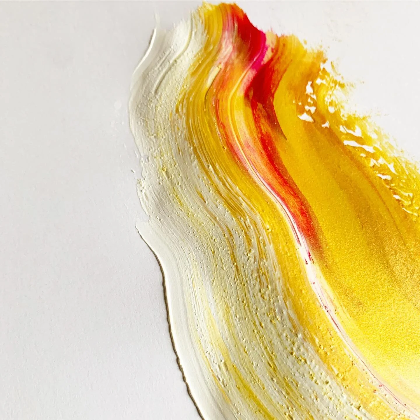 Experimenting with different tools and materials for some ideas I&rsquo;ve wanted to bring to life for a while. Even though I might not use these, I&rsquo;m finding these words from A.P.J Abdul Kalam focused in my mind &lsquo;F.A.I.L - first attempt in learning&rsquo;. And I can roll with that! 🍋 Although we all have our own view of perfect, in the end, trying something even if it doesn&rsquo;t work, feels like it&rsquo;s taking on a journey forwards. Learning, practising &amp; developing, or I&rsquo;ve been on lockdown far too long! 😳⛄️😂 

#learningontheway #alwaystimefordonutsandcoffee #motivationalsunday #letsgo #paintingadifference #experimentingwithtools #painting #mixedpainting #paintmyemotions #learningonthego #mixthatpaint