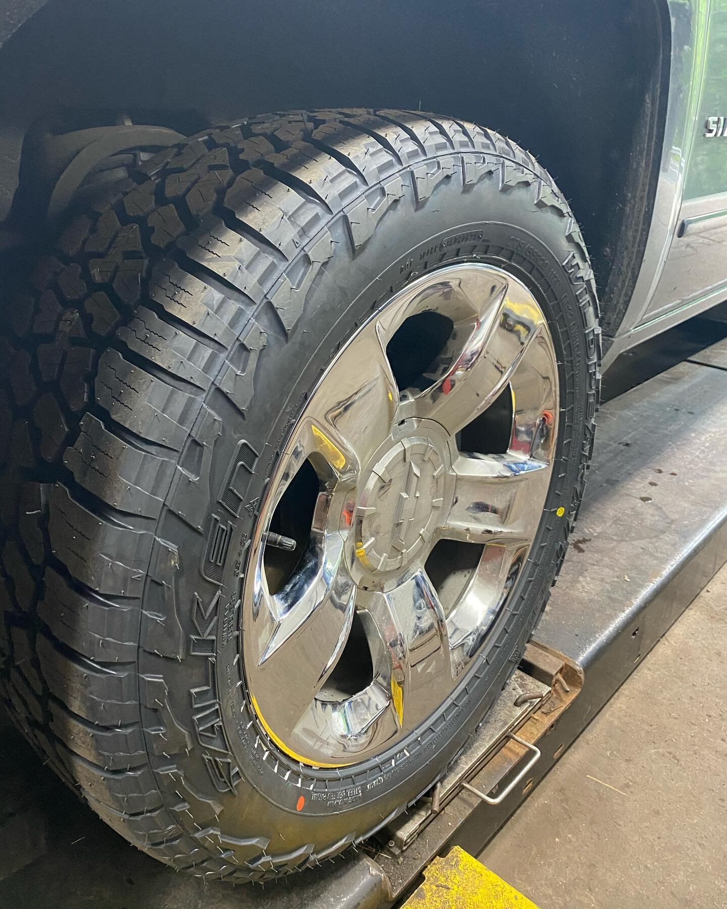 Another tore day 💪and more @falkentire .
.
.
.
#falkenwildpeakat3w #appautocare #newtires #wildpeak #at3 #automotive #trucktire #pickuplife