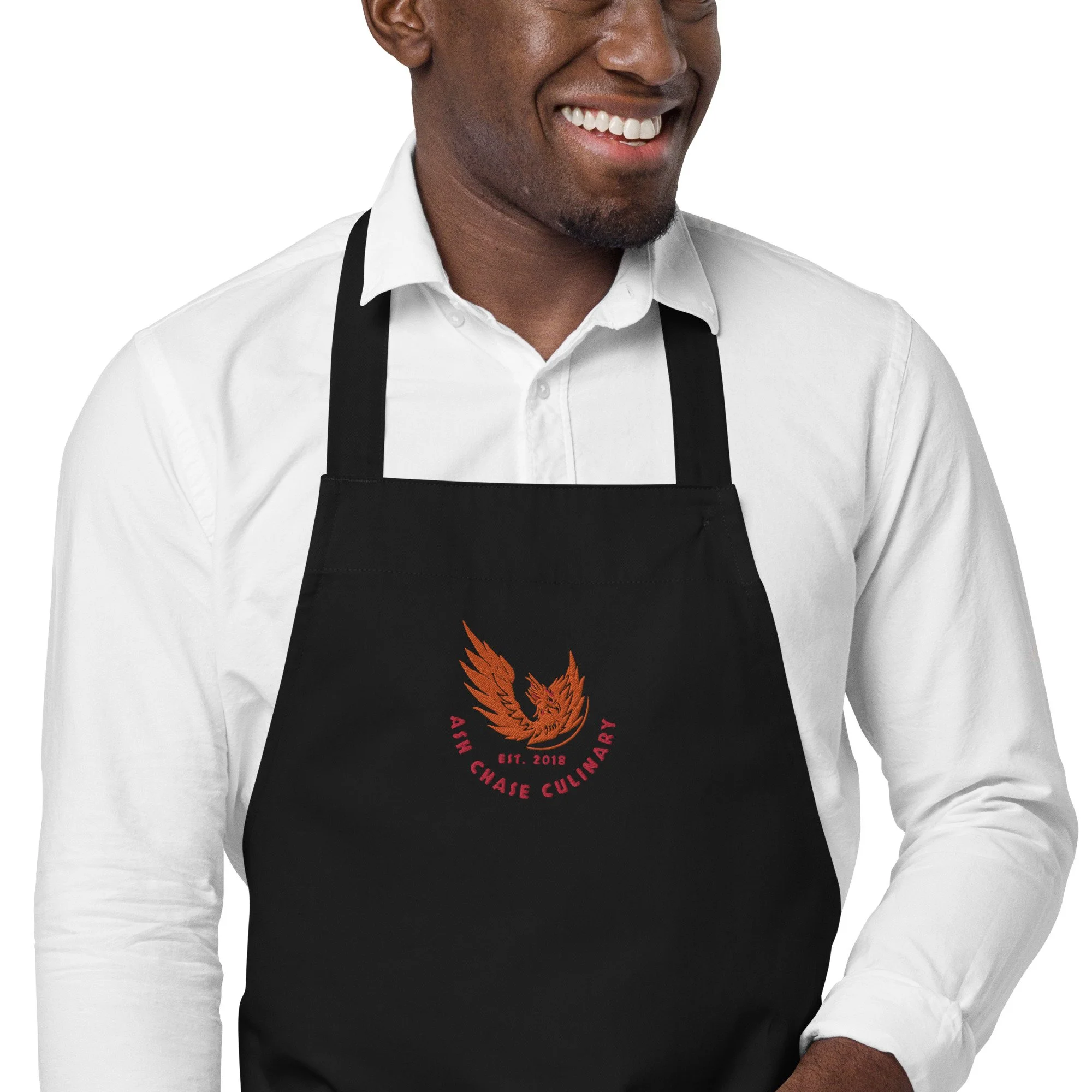 organic-cotton-apron-black-zoomed-in-6421f3c70cb59.jpg