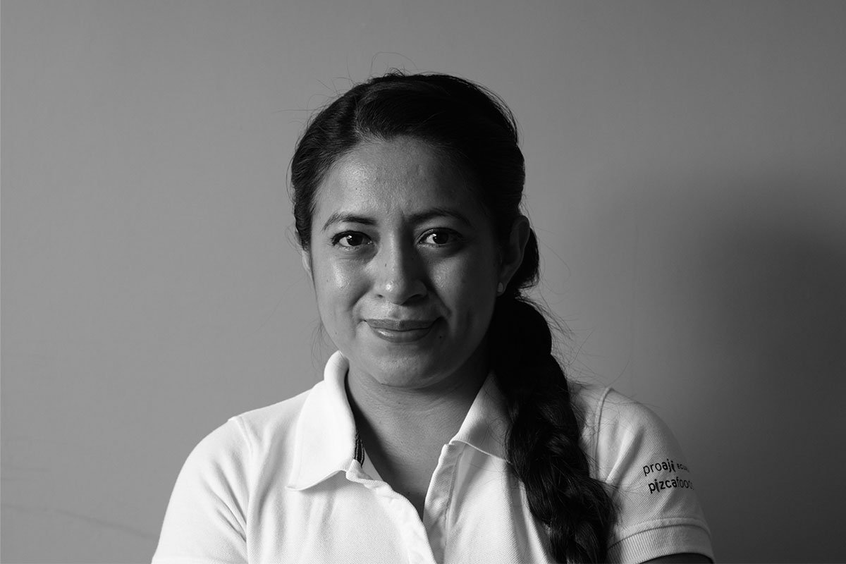 Valeria Freire Commercial and Logistic Coordinator