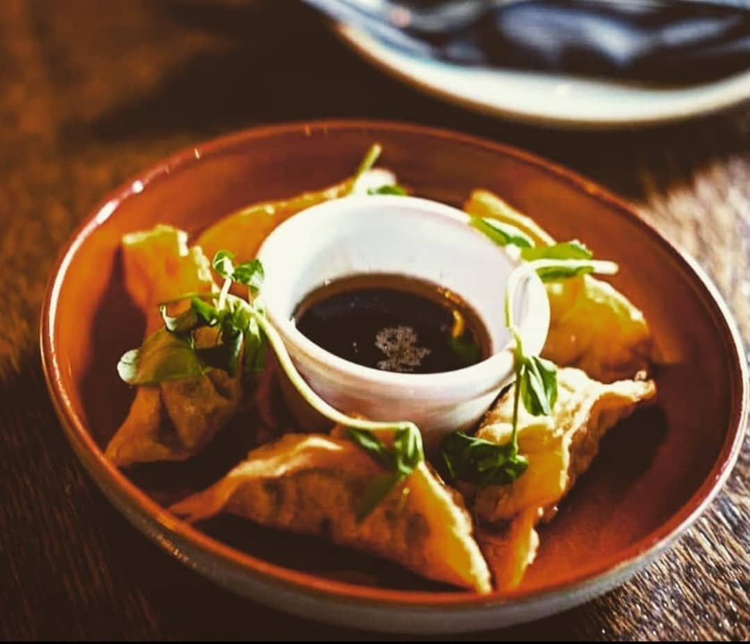 We are open all week from 12pm-10pm (8pm indoors)! We are taking walk ins AND bookings, just go to crescentfinnieston.com to book a table, or pop down and see us!

#glasgow #finnieston #crescent #asianinspired #glasgowfood #cocktails