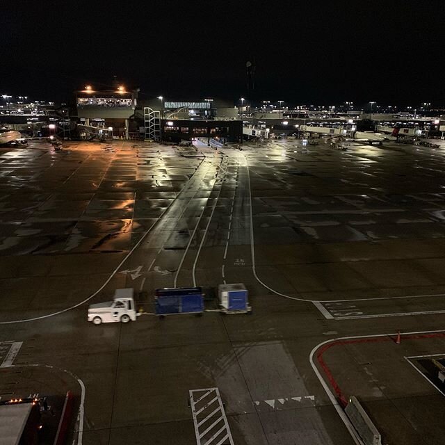 Another early morning in the @delta Skyclub