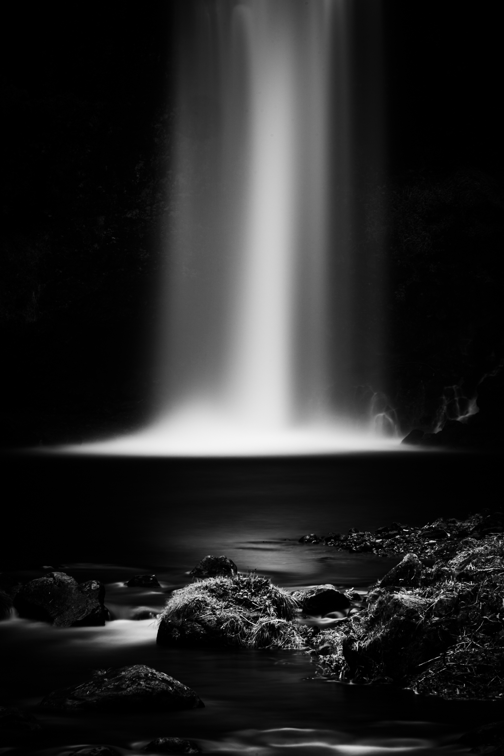 Jinba falls BW.jpg