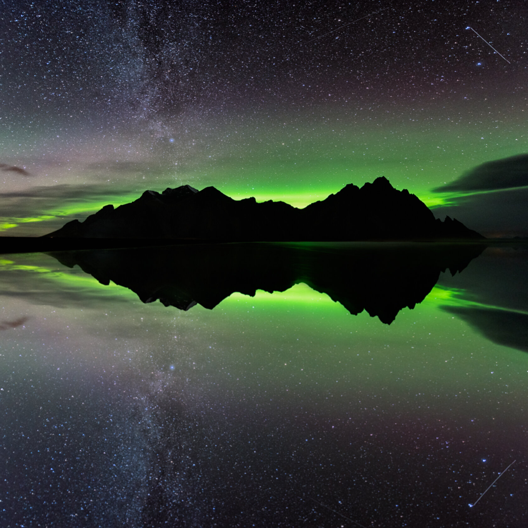 Northern Lights over the Vesturhorn.jpg