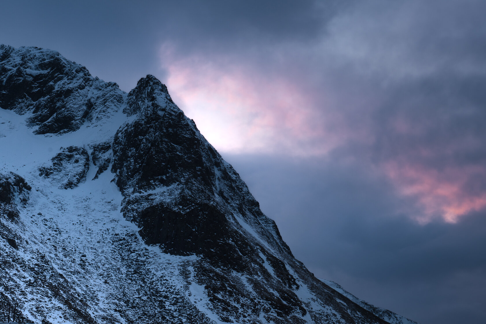 Color in the evening in Flakstad.jpg