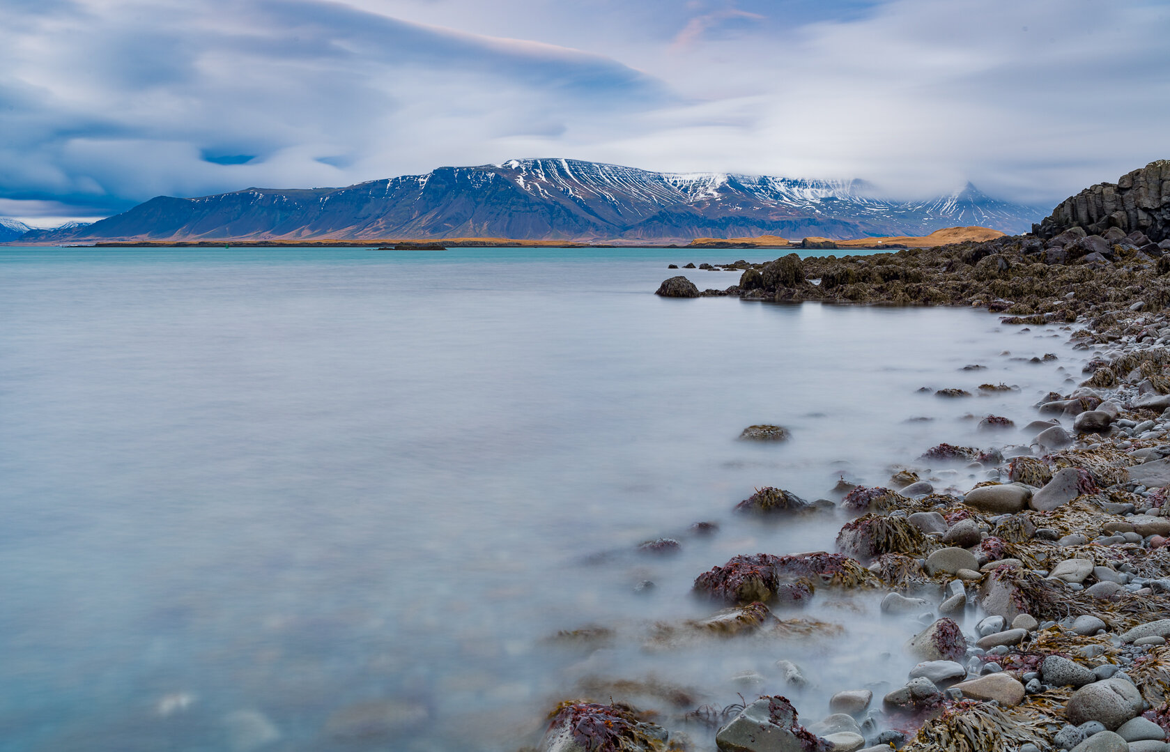 Mt. Esja fron Reykjavik.jpg