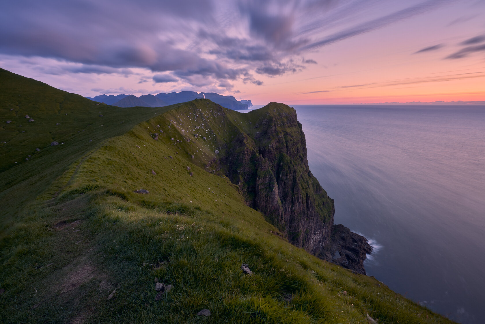 Sunset in Kalsoy.jpg