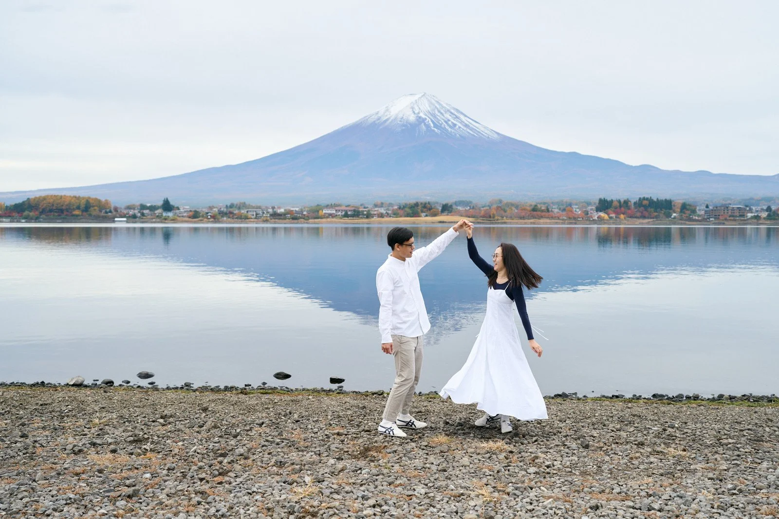 mtfuji-japan-couple-photoshoot-vacation-autumn_0063.jpg