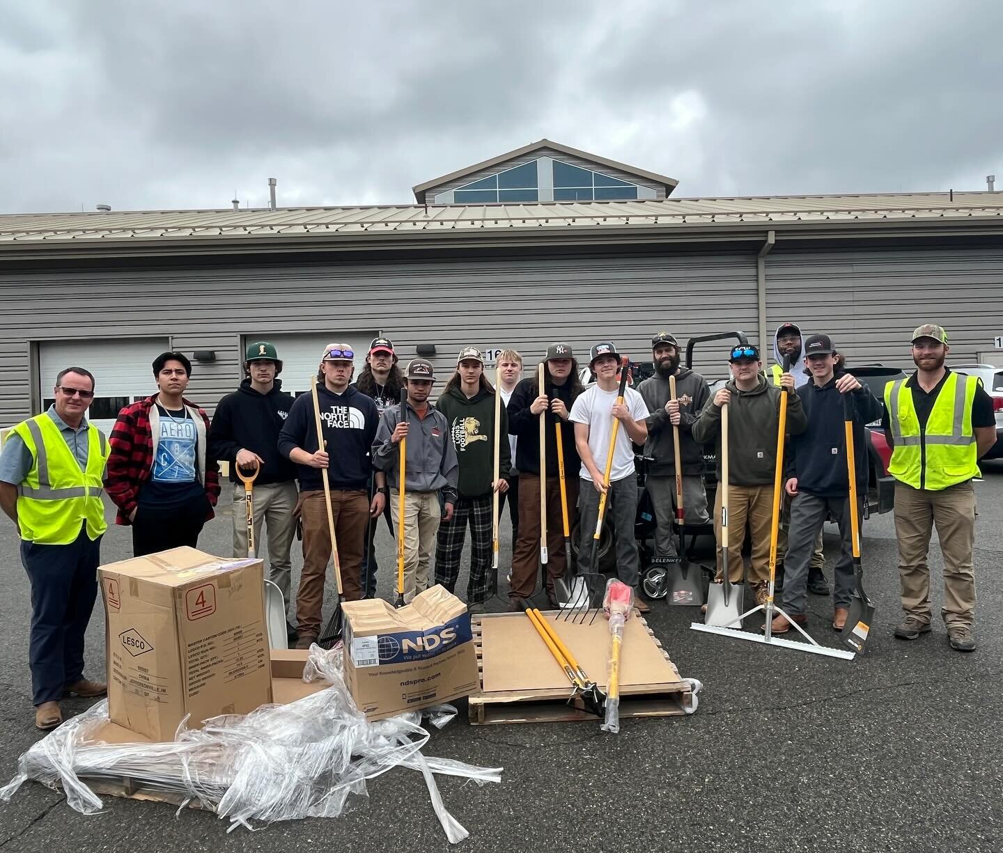 We were thrilled to partner with SiteOne Landscape Supply to donate hand tools to the Turf Management Program at Louisa County High School. It&rsquo;s wonderful to see young individuals pursuing a career in this wonderful industry full of opportuniti