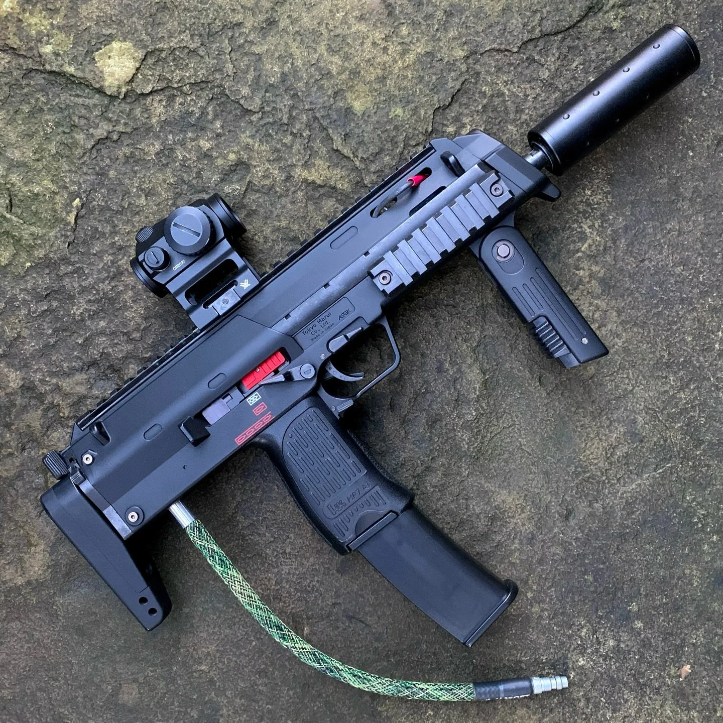 ⚙️ BINGO ⚙️ WWW.EXMACHINA.UK ⚙️

Figured I was long overdue on posting some builds!

Tokyo Marui MP7A1 w. @polarstarairsoft @airsoftjunkiez JACK HPA conversion kit! + @bullgearairsoft CNC Hop Chamber + @vortexoptics Crossfire Red-Dot

#airsoft #airso