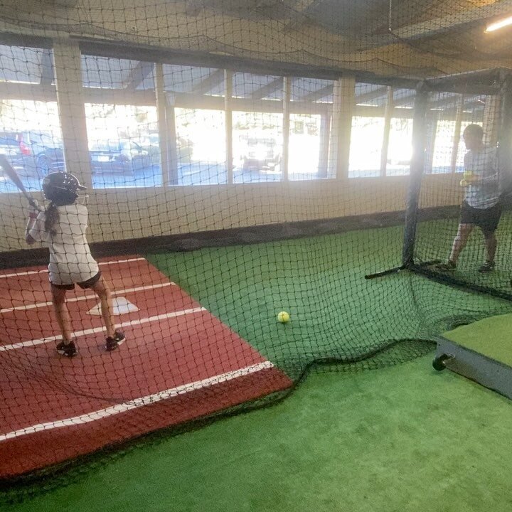LMYA softball started off the clinics with a home run today🥎🏚️