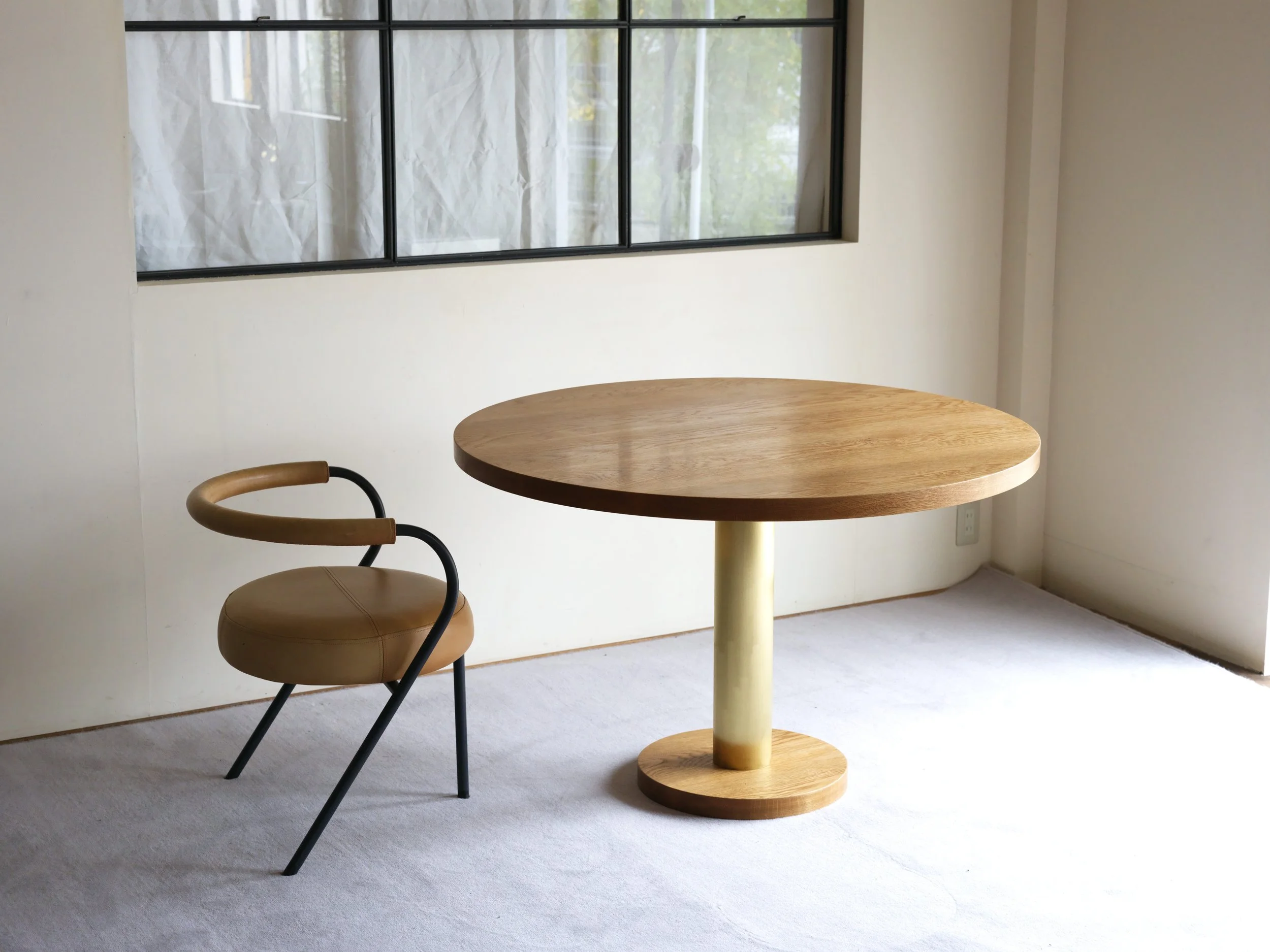  ROUND TABLE  TYPE 1 wood base