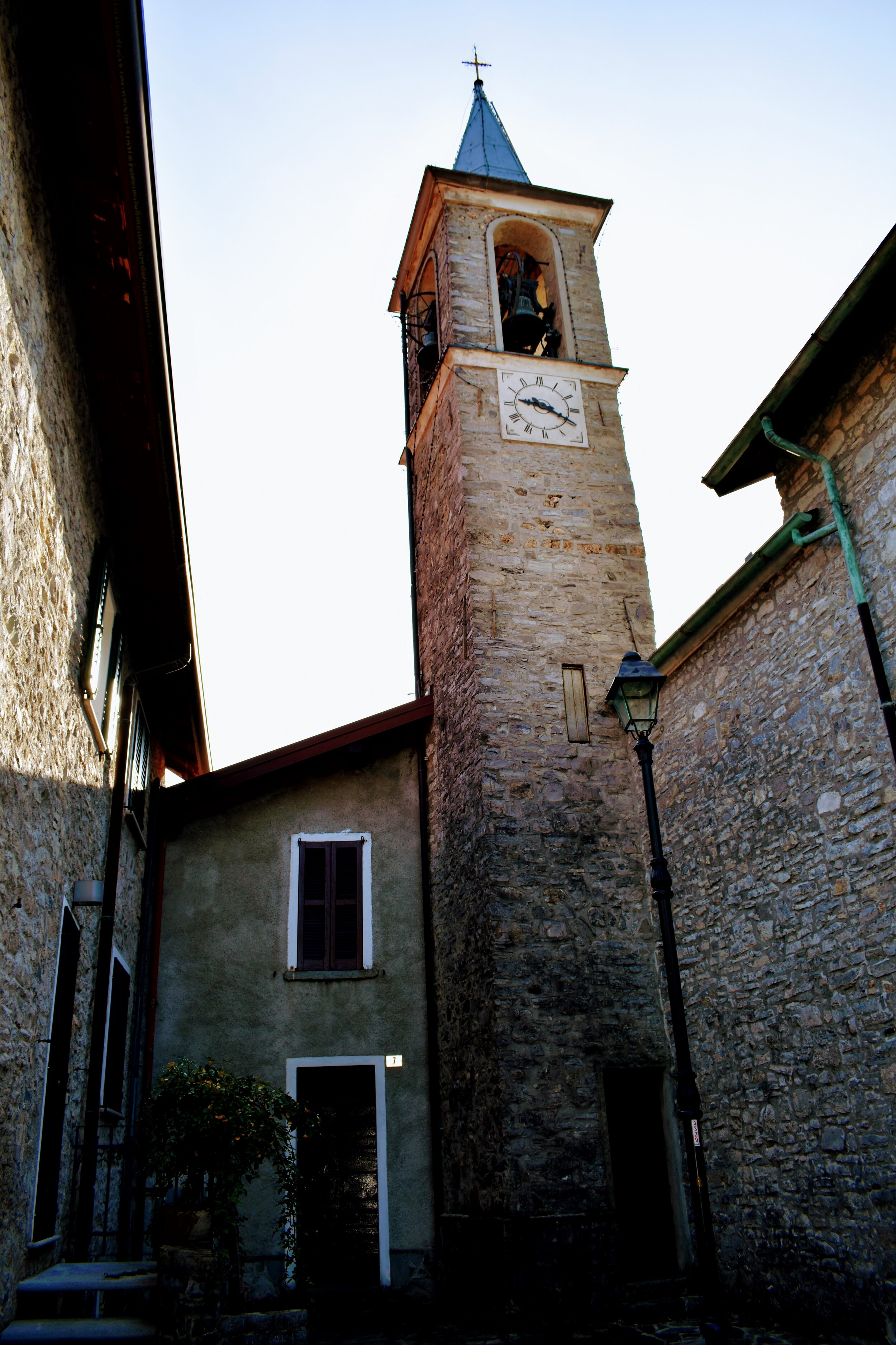 Walk up to Castello di Vezio